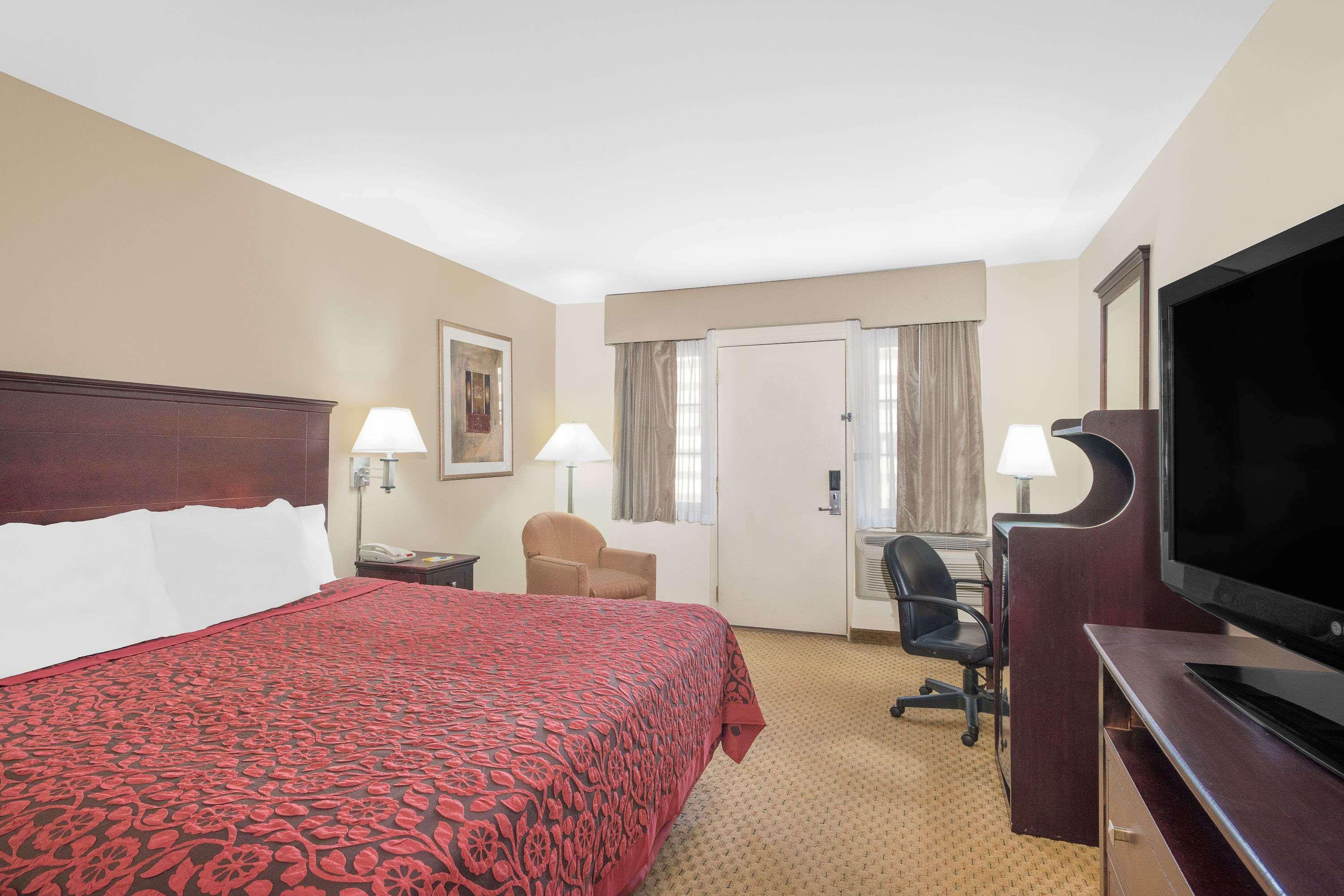 Days Inn By Wyndham Springfield/Phil.Intl Airport Buitenkant foto
