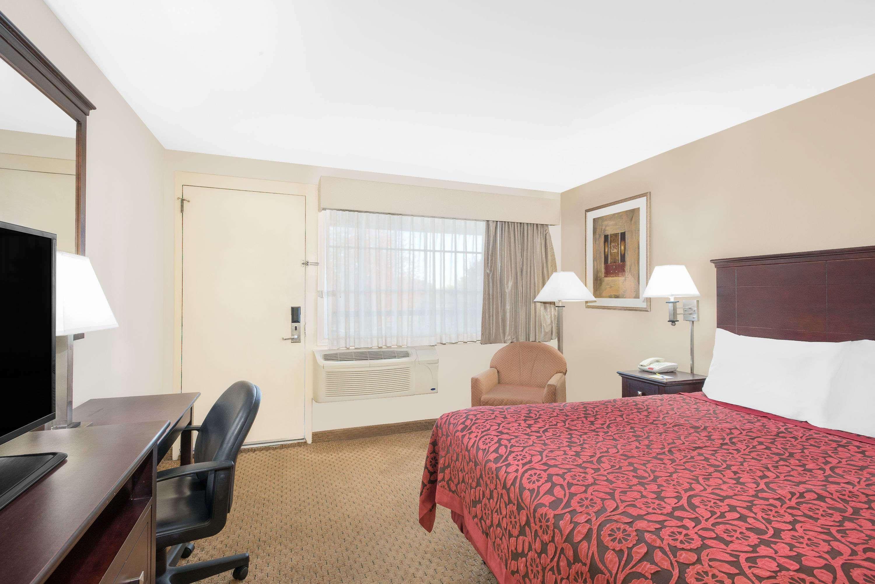 Days Inn By Wyndham Springfield/Phil.Intl Airport Buitenkant foto