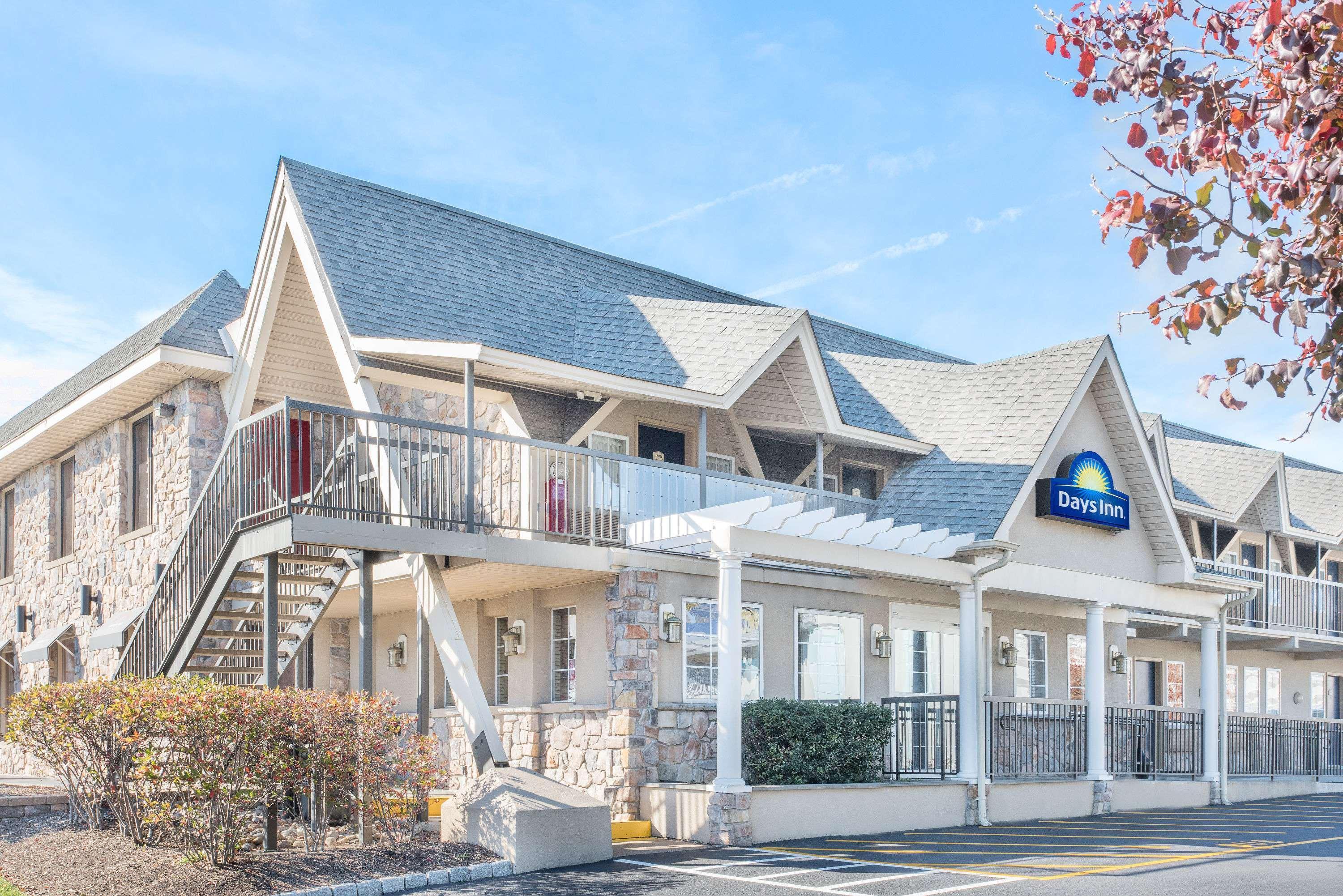 Days Inn By Wyndham Springfield/Phil.Intl Airport Buitenkant foto