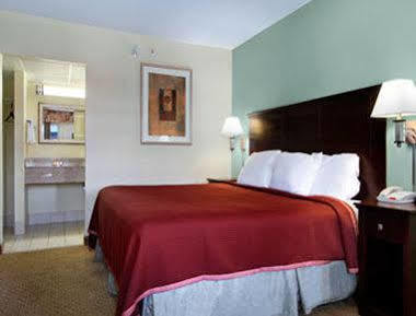 Days Inn By Wyndham Springfield/Phil.Intl Airport Buitenkant foto